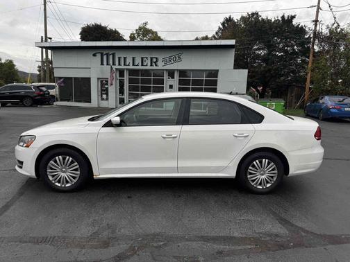 2014 Volkswagen Passat 1.8T Auto S