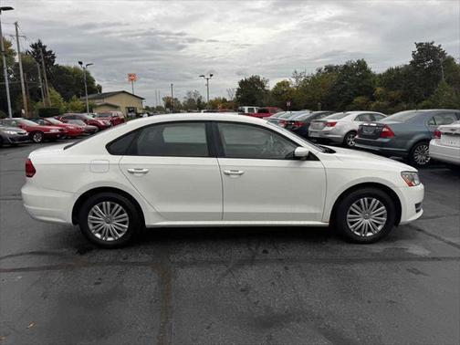 2014 Volkswagen Passat 1.8T Auto S