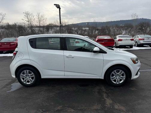 2017 Chevrolet Sonic LT