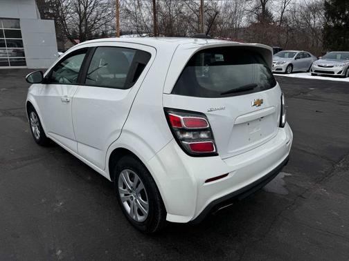 2017 Chevrolet Sonic 5dr HB Auto LT w/1FL