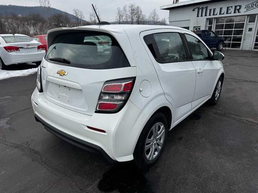 2017 Chevrolet Sonic 5dr HB Auto LT w/1FL