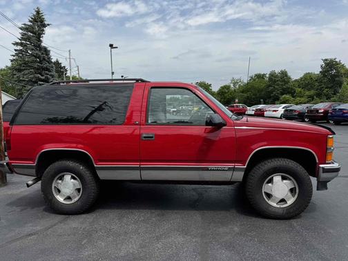 1999 Chevrolet Tahoe 2dr 4WD