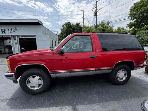 1999 Chevrolet Tahoe 2dr 4WD
