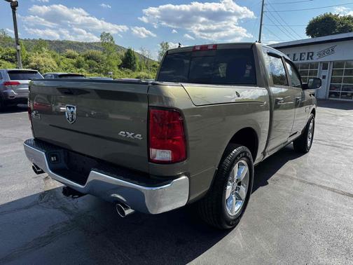 Prairie Pearlcoat 2015 RAM 1500 4WD Crew Cab 140.5" Big Horn