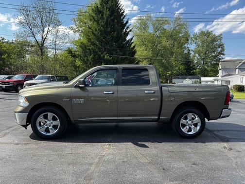 Prairie Pearlcoat 2015 RAM 1500 4WD Crew Cab 140.5" Big Horn