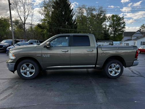 Prairie Pearlcoat 2015 RAM 1500 4WD Crew Cab 140.5" Big Horn