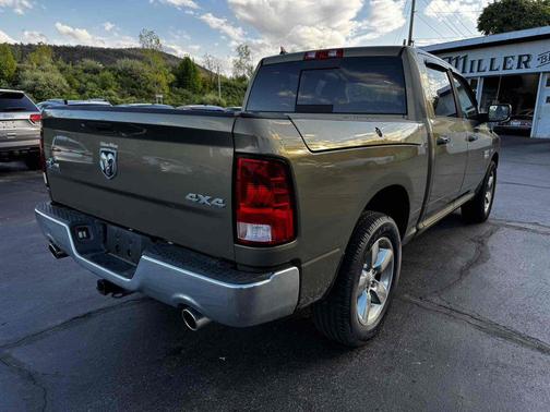 Prairie Pearlcoat 2015 RAM 1500 4WD Crew Cab 140.5" Big Horn