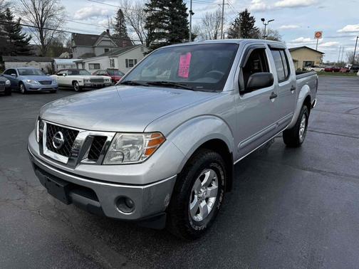 Radiant Silver 2011 Nissan Frontier 4WD Crew Cab SWB Auto SV