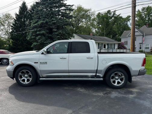 Bright White Clearcoat 2015 RAM 1500 4WD Crew Cab 140.5" Laramie