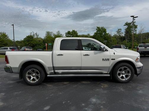 Bright White Clearcoat 2015 RAM 1500 4WD Crew Cab 140.5" Laramie
