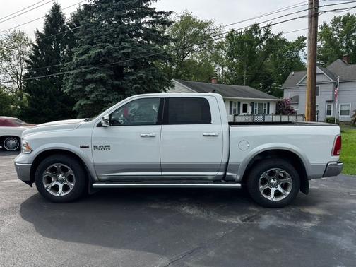 Bright White Clearcoat 2015 RAM 1500 4WD Crew Cab 140.5" Laramie