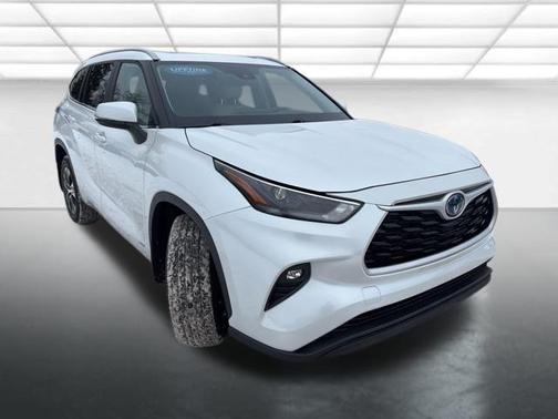 2024 Toyota Highlander Hybrid XLE