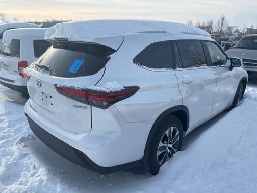 2024 Toyota Highlander Hybrid XLE