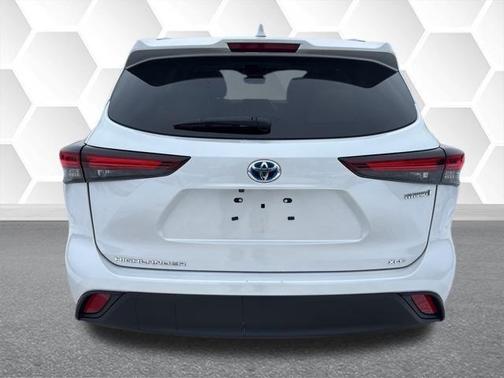 2024 Toyota Highlander Hybrid XLE