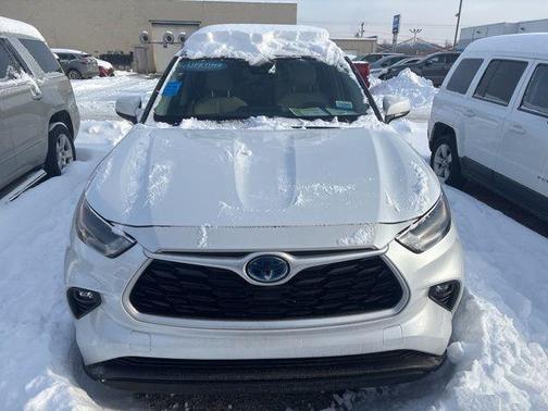 2024 Toyota Highlander Hybrid XLE