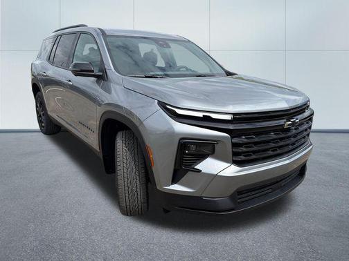 Sterling Gray Metallic 2026 Chevrolet Traverse LT