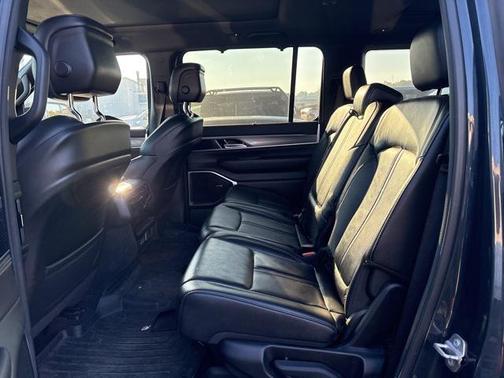 2022 Jeep Wagoneer Series I Obsidian 4x4