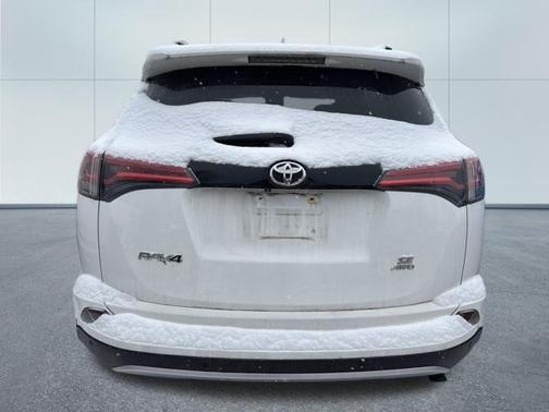 2017 Toyota RAV4 SE