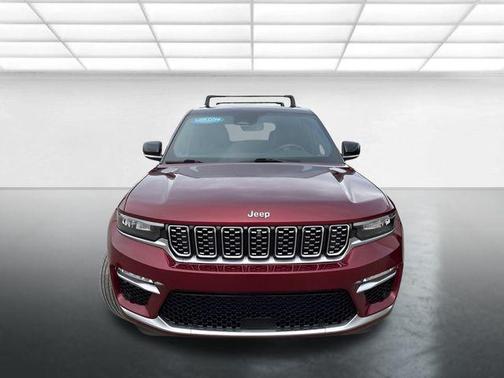 2022 Jeep Grand Cherokee Summit