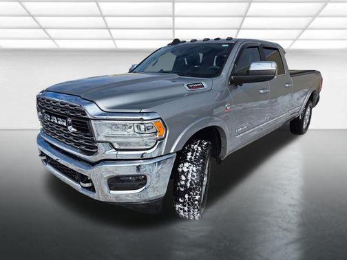 2019 RAM 3500 Limited Crew Cab 4x4 8' Box