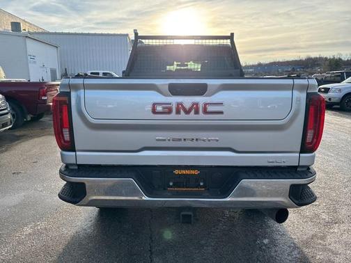 2022 GMC Sierra 3500 SLT