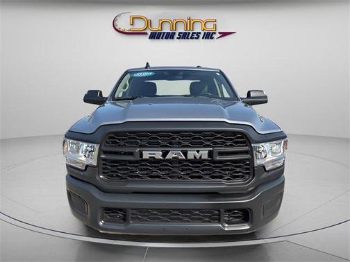 2020 RAM 2500 Tradesman Crew Cab 4X4 6'4' Box