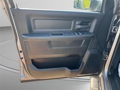 2020 RAM 2500 Tradesman Crew Cab 4X4 6'4' Box
