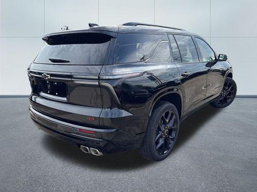 Mosaic Black Metallic 2026 Chevrolet Traverse RS
