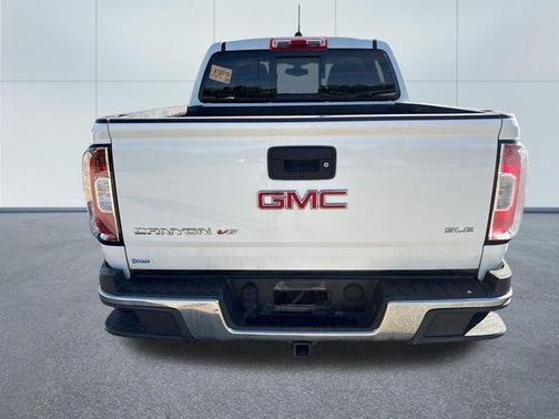 Summit White 2018 GMC Canyon SLE