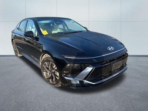 Abyss Black 2025 Hyundai SONATA SEL