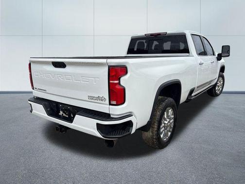 White 2024 Chevrolet Silverado 2500 High Country