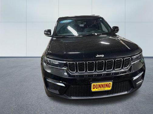 Diamond Black Crystal Pearlcoat 2024 Jeep Grand Cherokee Limited