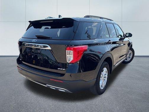 Agate Black Metallic 2023 Ford Explorer XLT