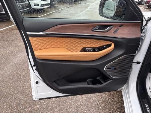 2022 Jeep Grand Cherokee Summit