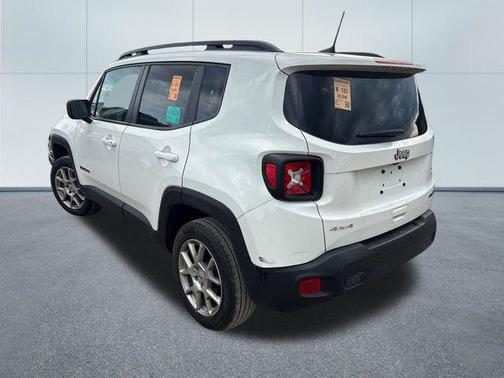 Alpine White Clearcoat 2022 Jeep Renegade Latitude