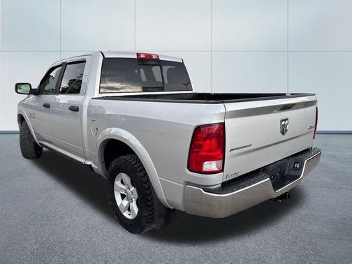 Bright Silver Metallic Clearcoat 2016 RAM 1500 Outdoorsman