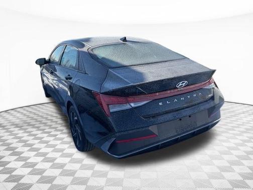 2025 Hyundai ELANTRA HEV SEL Sport