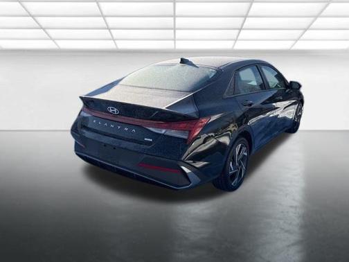 2025 Hyundai ELANTRA HEV SEL Sport