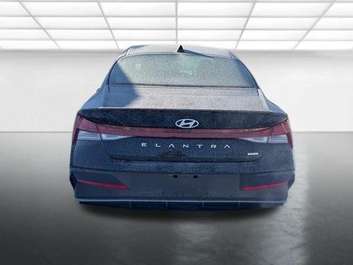 2025 Hyundai ELANTRA HEV SEL Sport