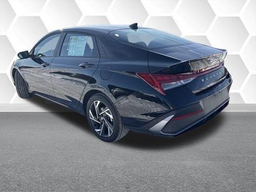 2025 Hyundai ELANTRA HEV SEL Sport