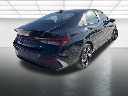 2025 Hyundai ELANTRA HEV SEL Sport