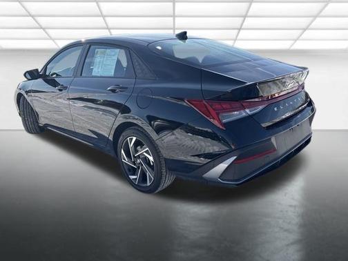 2025 Hyundai ELANTRA HEV SEL Sport