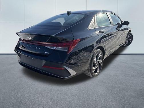 2025 Hyundai ELANTRA HEV SEL Sport