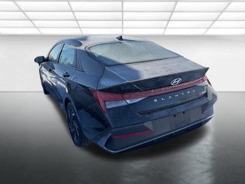 2025 Hyundai ELANTRA HEV SEL Sport