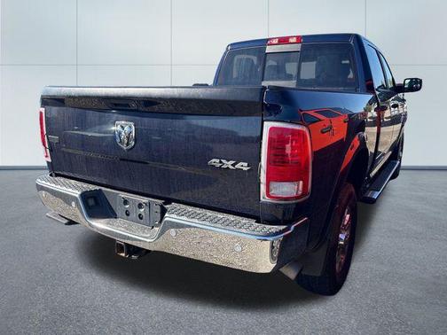 True Blue Pearlcoat 2018 RAM 2500 Laramie Crew Cab 4x4 6'4' Box