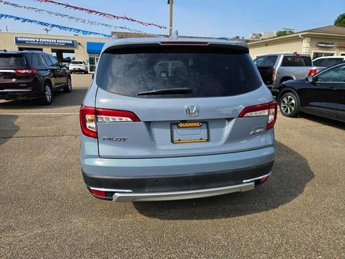 2022 Honda Pilot Touring 8-Passenger