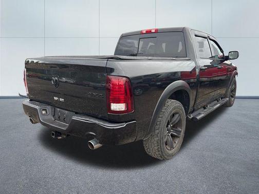 Brilliant Black Crystal Pearlcoat 2015 RAM 1500 Sport