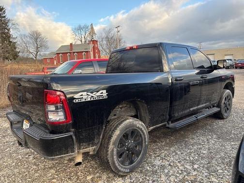 2021 RAM 2500 Big Horn Crew Cab 4x4 6'4' Box