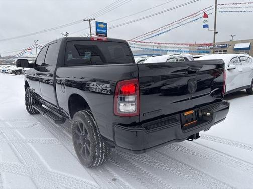 2021 RAM 2500 Big Horn Crew Cab 4x4 6'4' Box