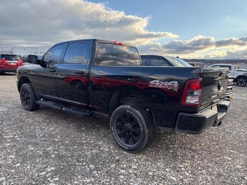 2021 RAM 2500 Big Horn Crew Cab 4x4 6'4' Box